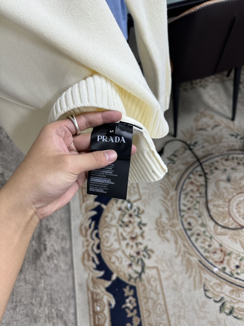 Pra*a sweater